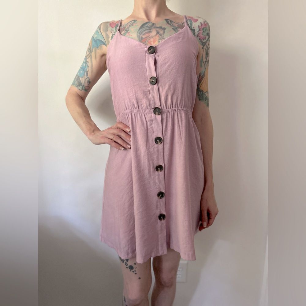 Lush women’s pale pink v-neck tank dress w/ button front , bow back Medium